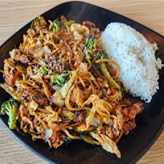 Tue Chicken Yakisoba - O